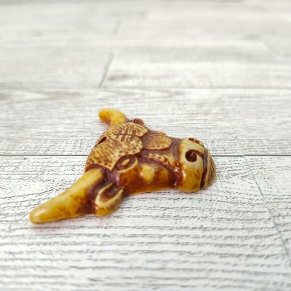 Bull Horns Decorative Pendant Figure 2" Wide - Picture 4 of 10